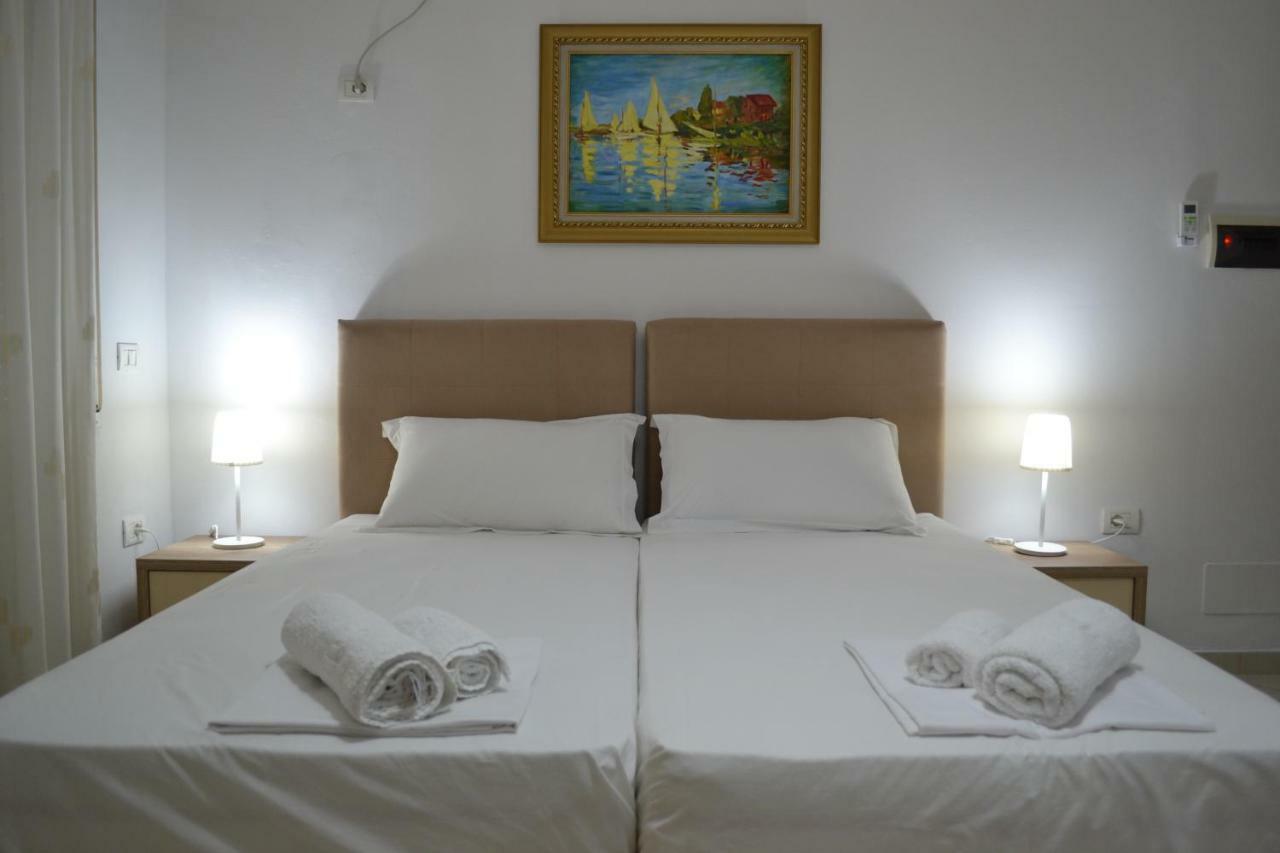 Seaview Bay Studio & Private Garage Vlorë Exteriör bild