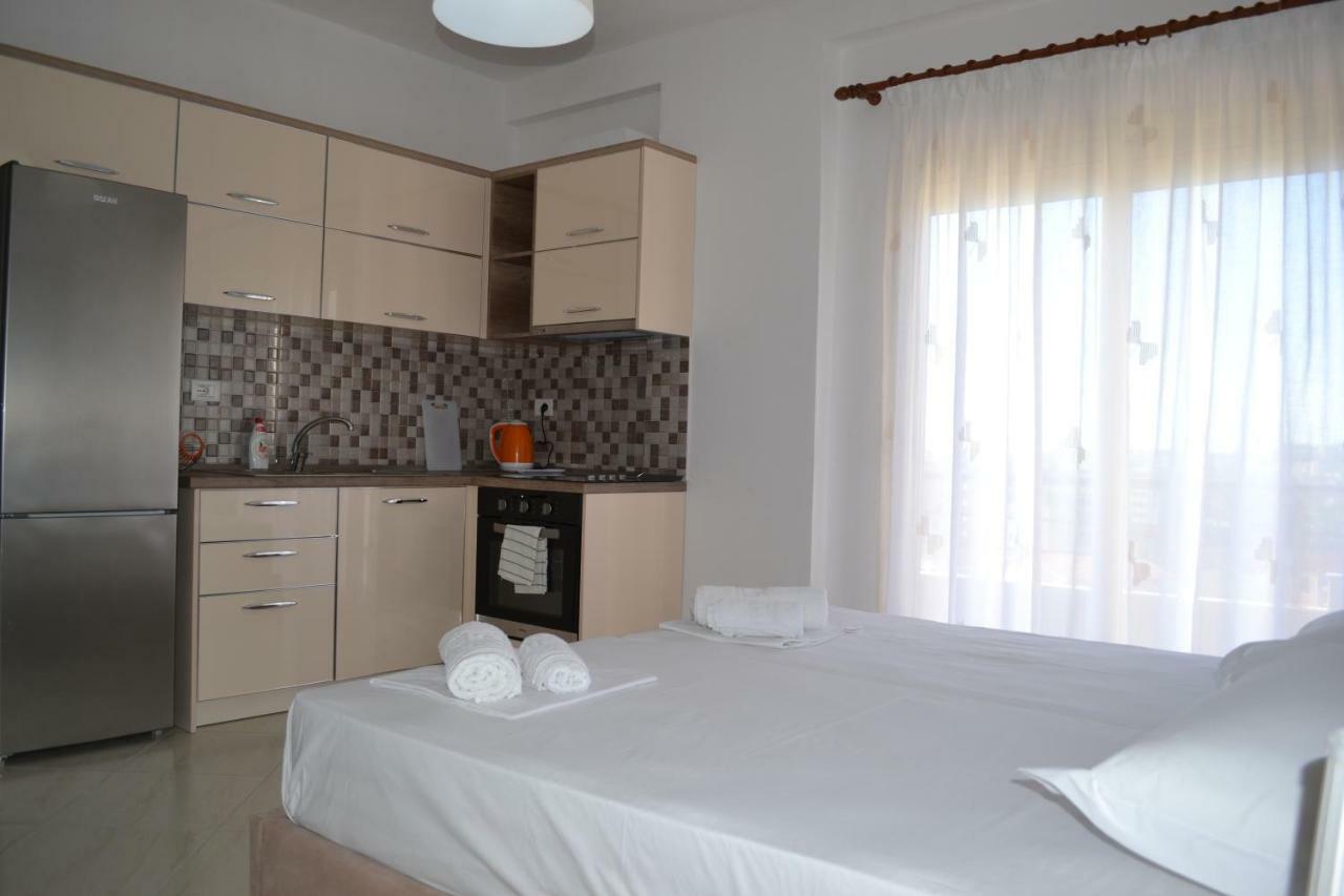 Seaview Bay Studio & Private Garage Vlorë Exteriör bild