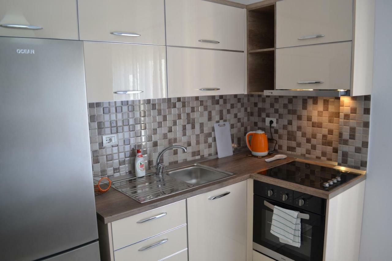 Seaview Bay Studio & Private Garage Vlorë Exteriör bild