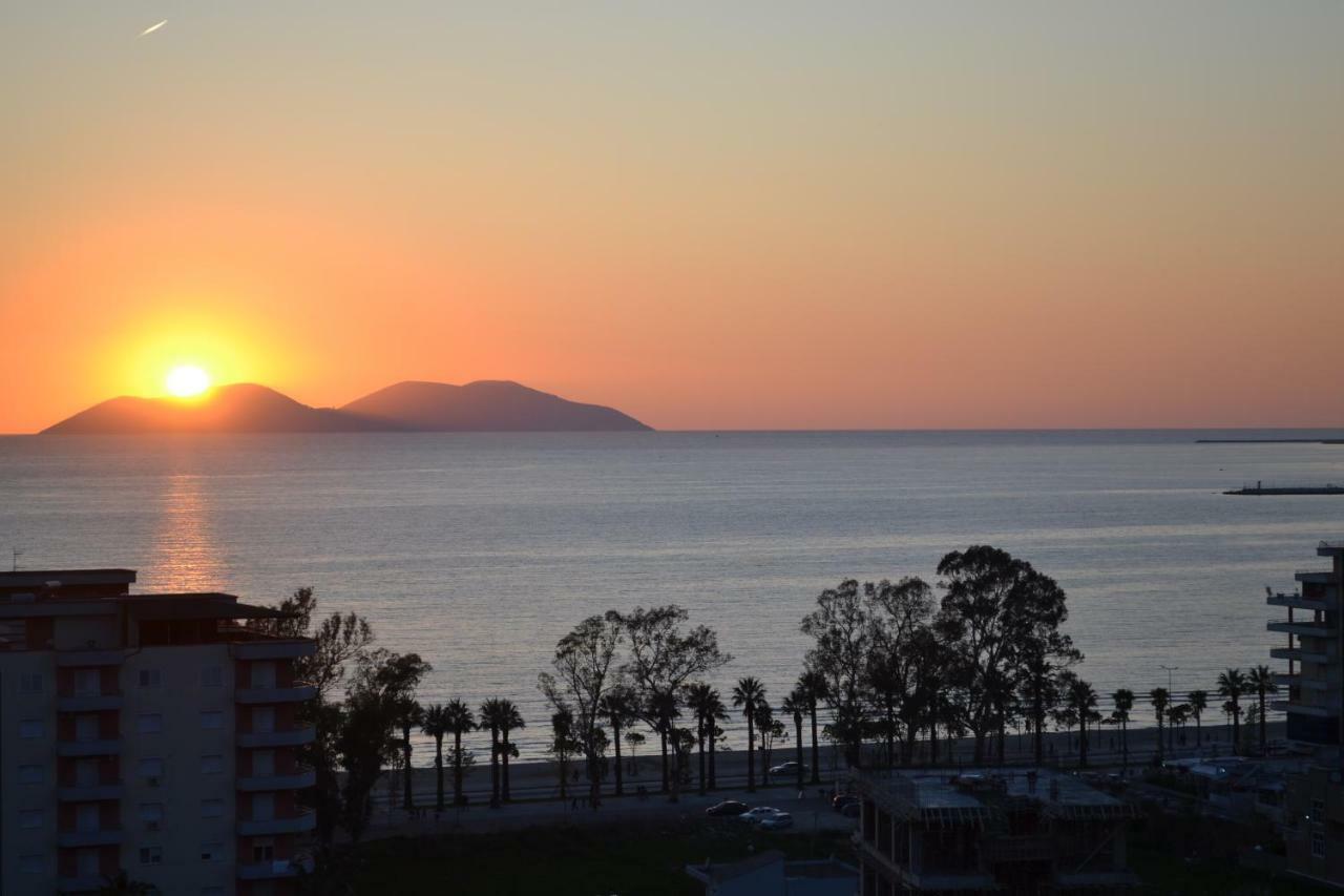 Seaview Bay Studio & Private Garage Vlorë Exteriör bild