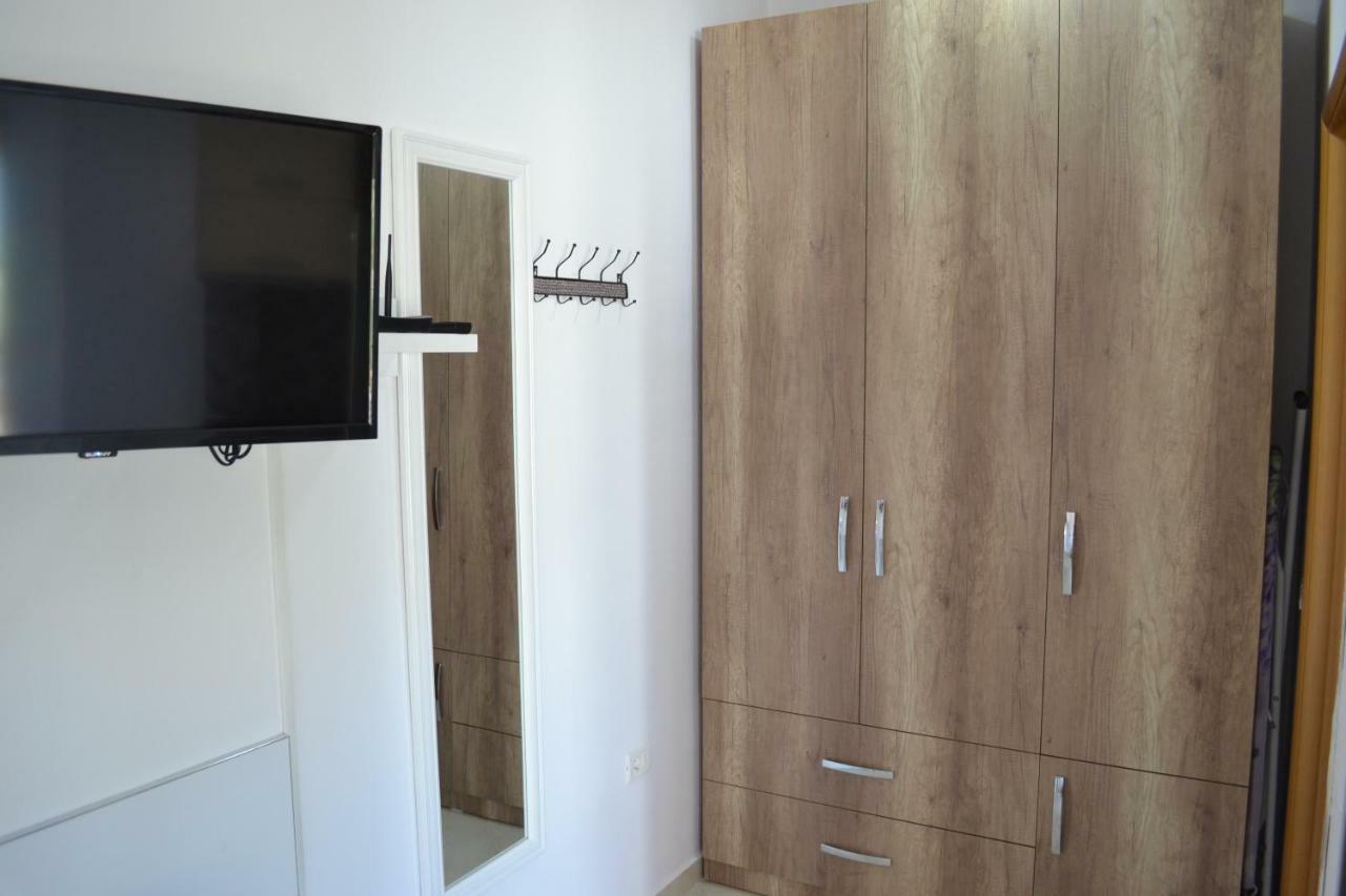 Seaview Bay Studio & Private Garage Vlorë Exteriör bild